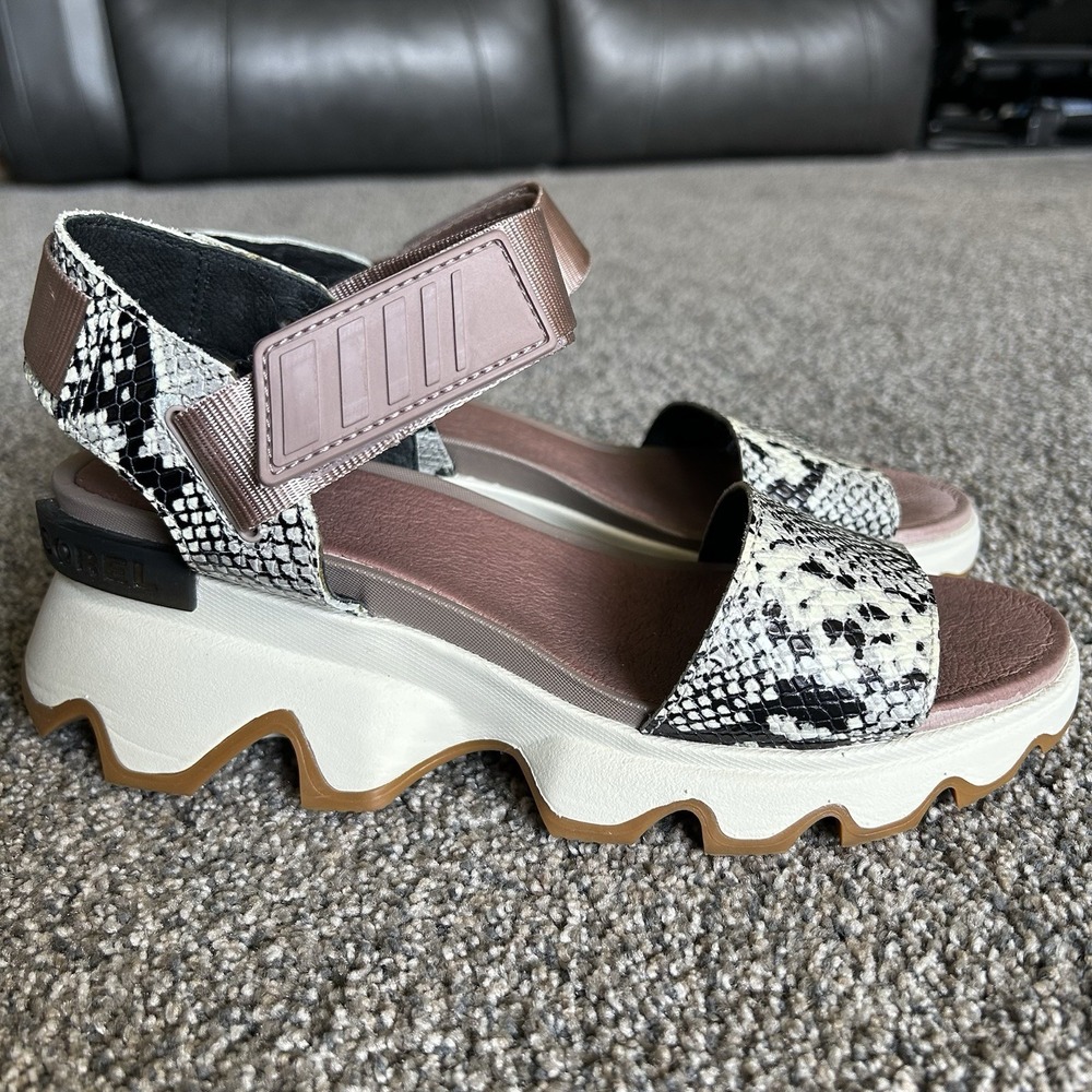 Sorel Kinetic™ Leather Sandal - Women's 7.5 - Mauve Vapor Snakeskin - Picture 5 of 11